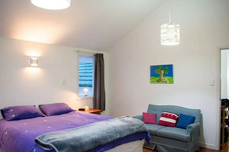Spacious 5 Bedroom Family Abode