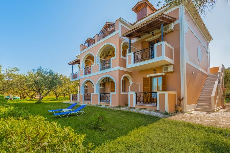 Kavos Psarou Studios And Apartments