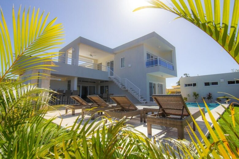 Cozy And Charming Two Bedroom Villa