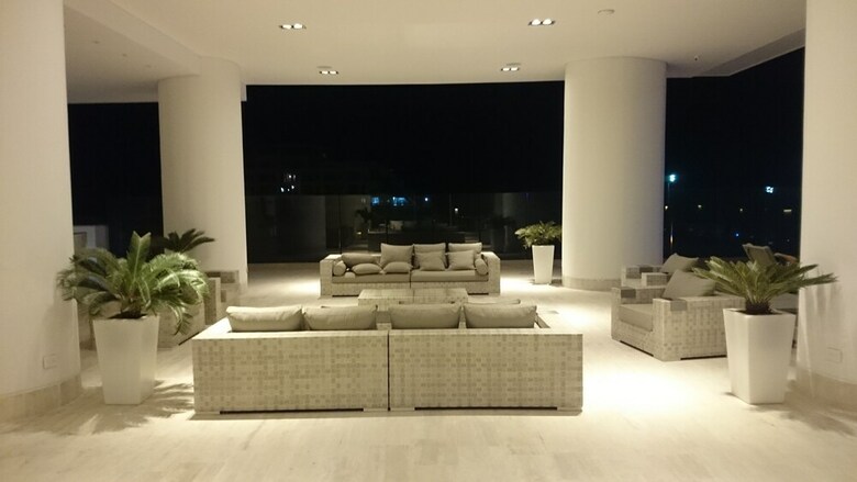 Apartamento Con Club de Playa Oceanfront