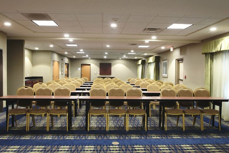 Hotel Holiday Inn Express And Suites Urbandale