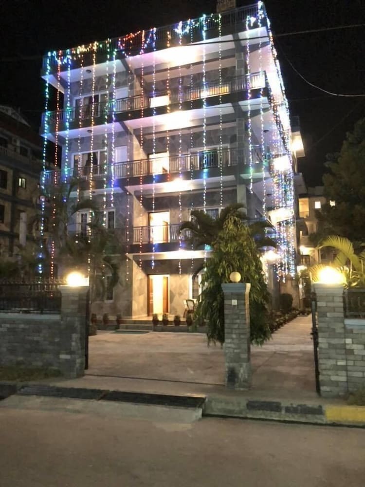 Aparthotel Lakeway Apartments And Rooms