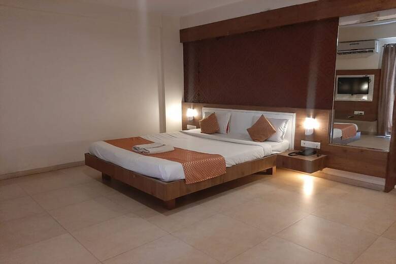 Hotel Sanskruti Heritage Resort