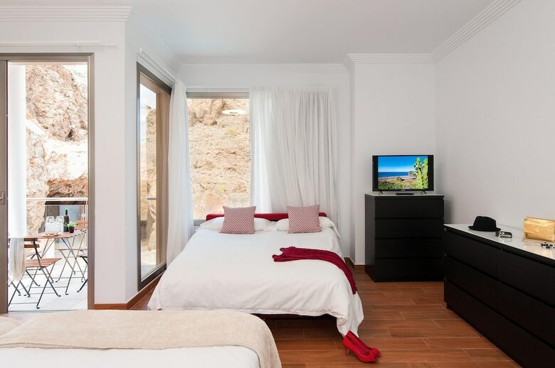 Majestic Villa Monte Leon For 6 + 6