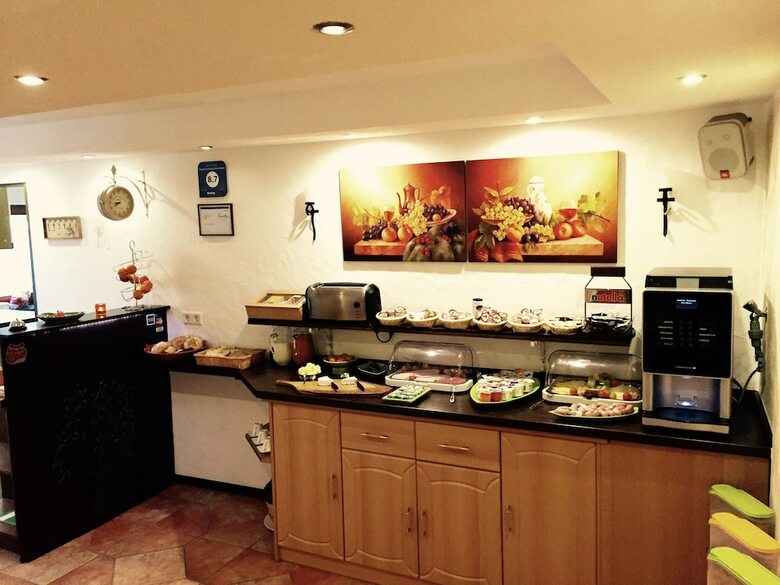 Hostal Europa Pension Zum Gr�nen Baum