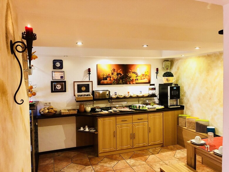 Hostal Europa Pension Zum Gr�nen Baum