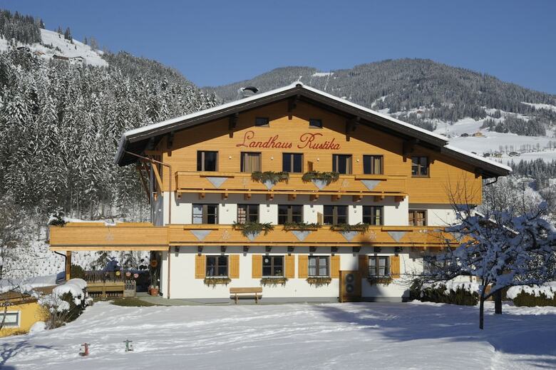 Aparthotel Landhaus & Haus Rustika
