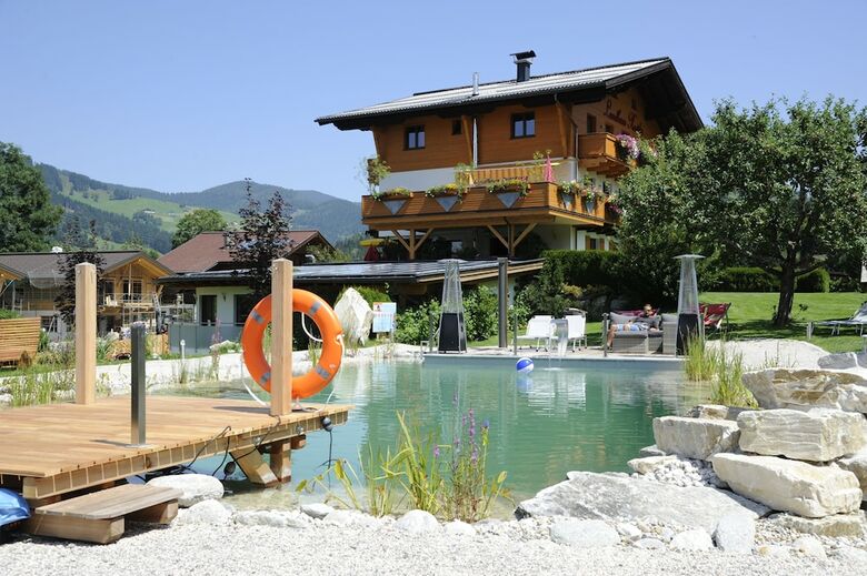 Aparthotel Landhaus & Haus Rustika