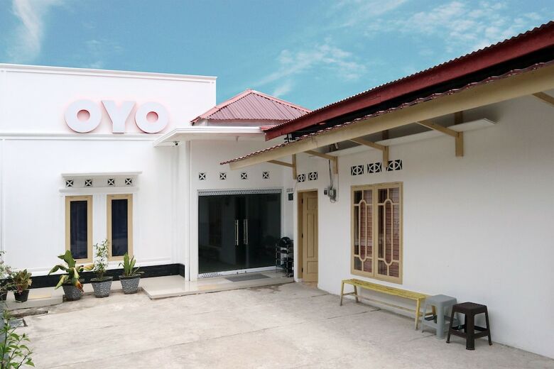 Hostal Oyo 1185 Sachila Residence Syariah
