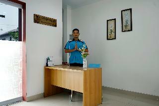 Hostal Oyo 1167 Home Sty Residence