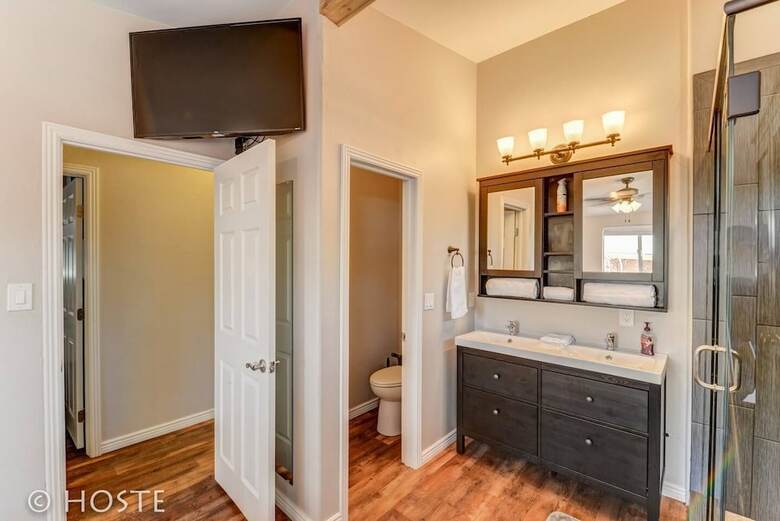 Mtn Dream! Fireplace, Patio & Hot Tub 4br