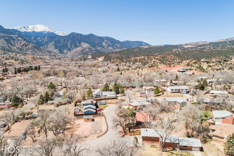Mtn Dream! Fireplace, Patio & Hot Tub 4br