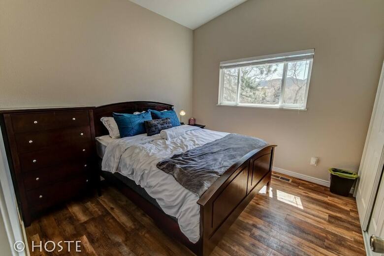 Mtn Dream! Fireplace, Patio & Hot Tub 4br
