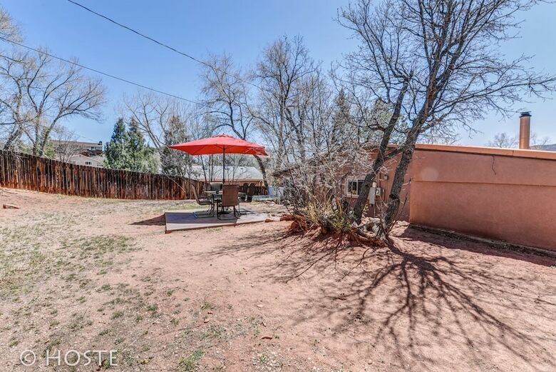 Mtn Dream! Fireplace, Patio & Hot Tub 4br