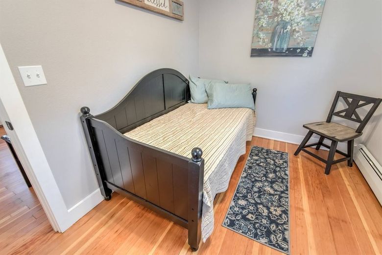 Apartamentos Couple's Mountain Getaway Close To Everything!