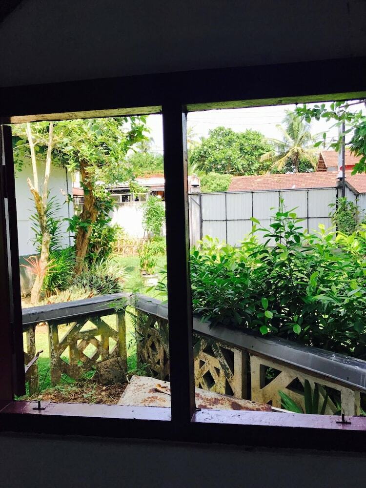 Hotel Senani Guesthouse