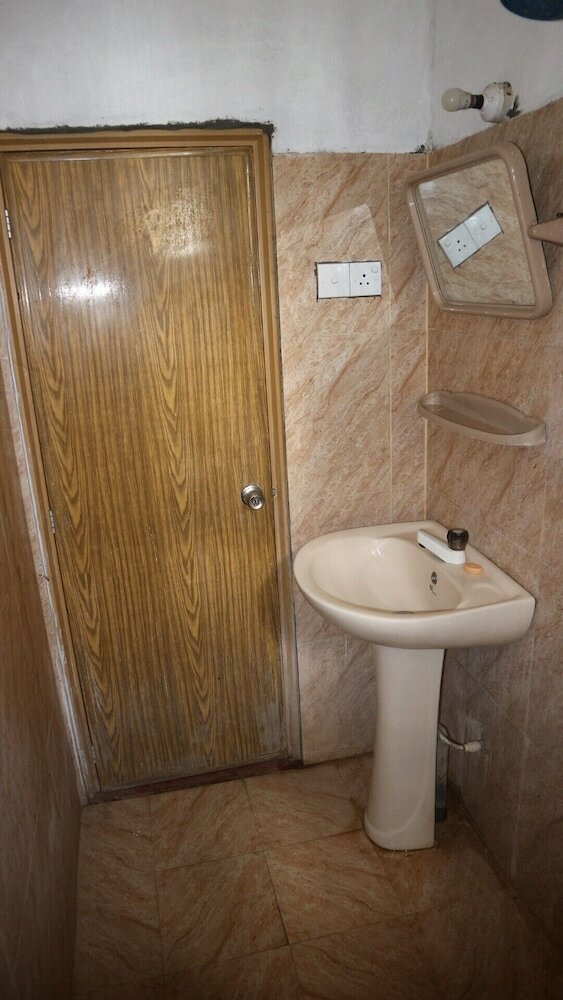 Hotel Senani Guesthouse