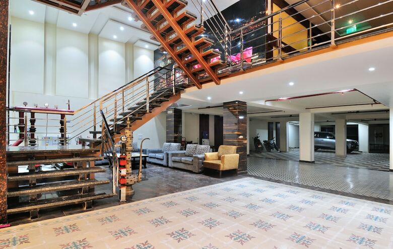 Hotel Grand Uddhav