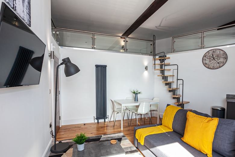 Oyo Arena Apartments