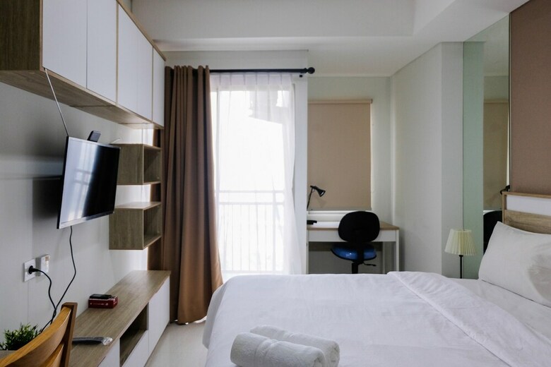 Simply Minimalist Studio Apartment At Springwood Residence