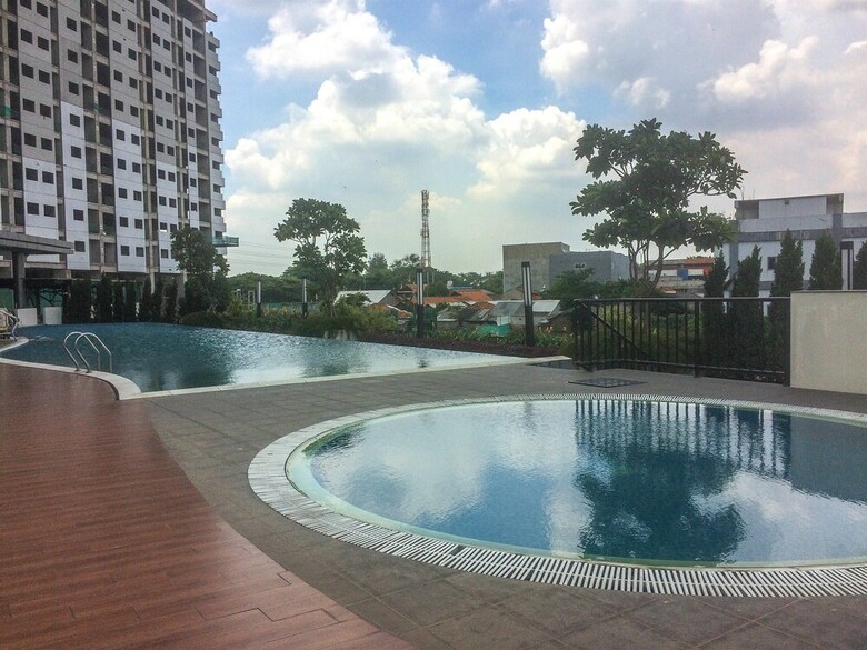 Spacious 1 Br At The Oasis Cikarang Apartment