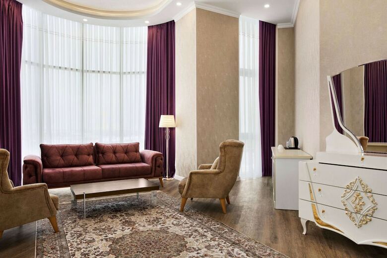 Hotel Ramada By Wyndham Shymkent