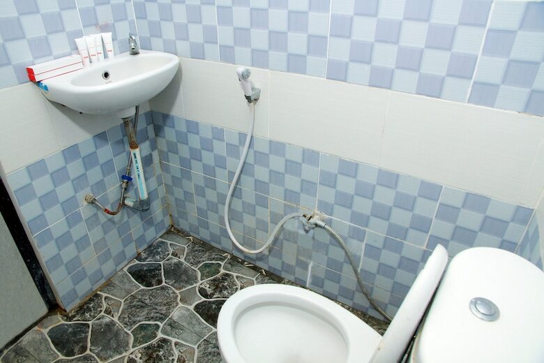 Hostal Oyo 1325 Grand Wisata Hotel
