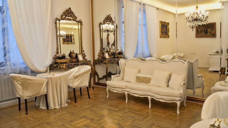 Conacul Coroanei Luxury Boutique Hotel