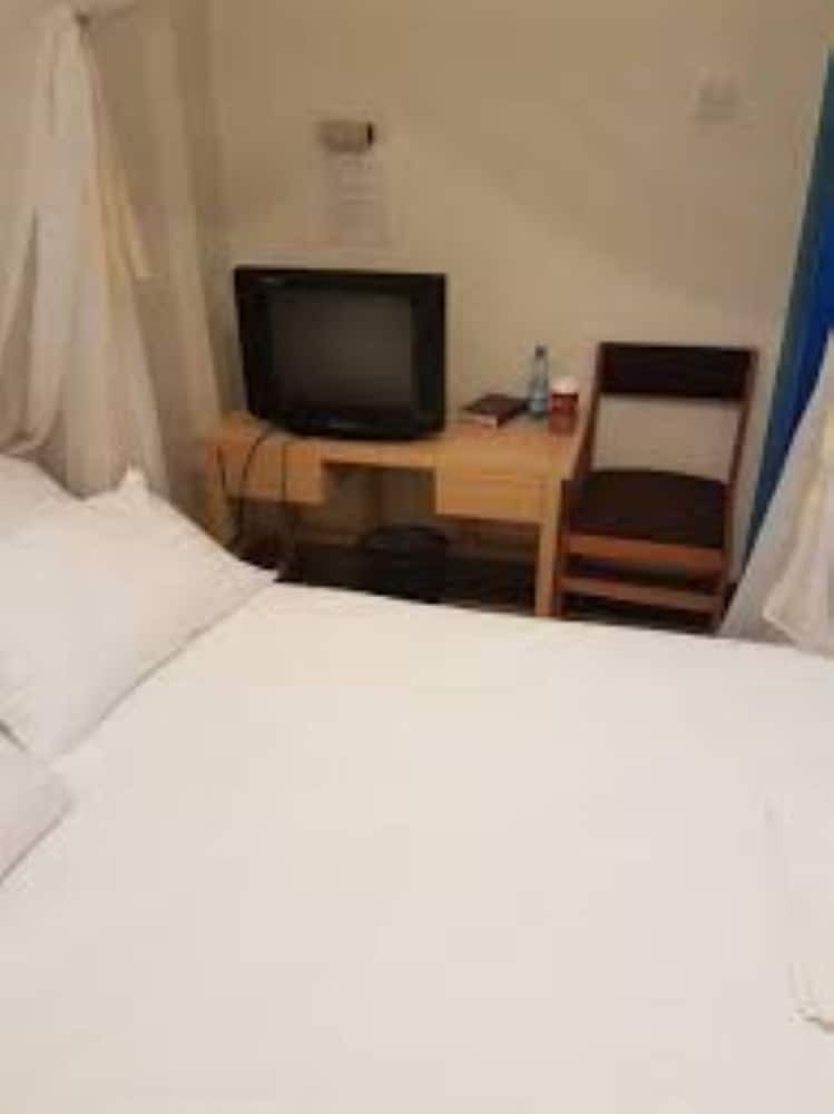 Hotel Lakeside Tourist Lodge