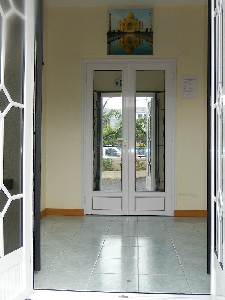 Hotel La Mirage Residence Guest House
