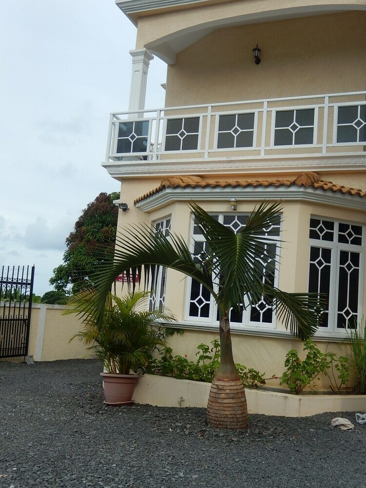 Hotel La Mirage Residence Guest House