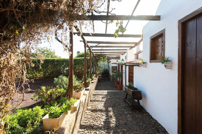 Villa Homelike Century Nature House