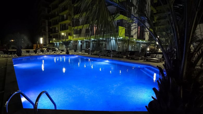 Aparthotel Alezzi Beach Resort