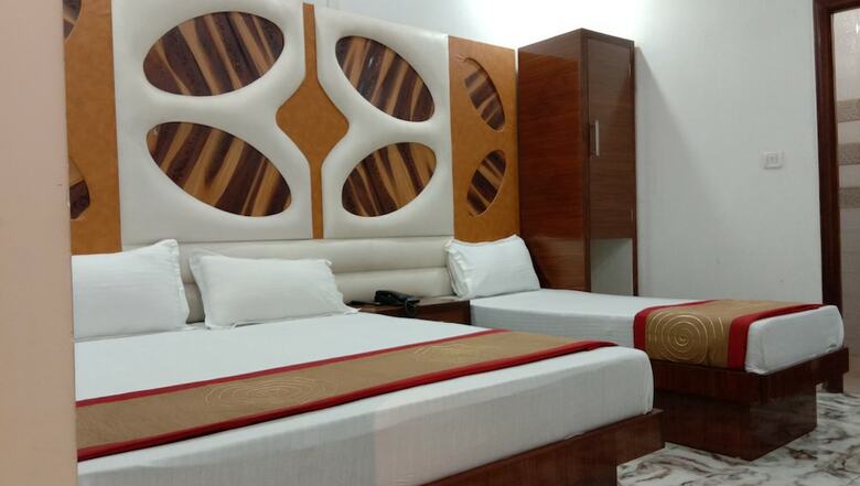 Adb Rooms Hotel Crystal Deluxe