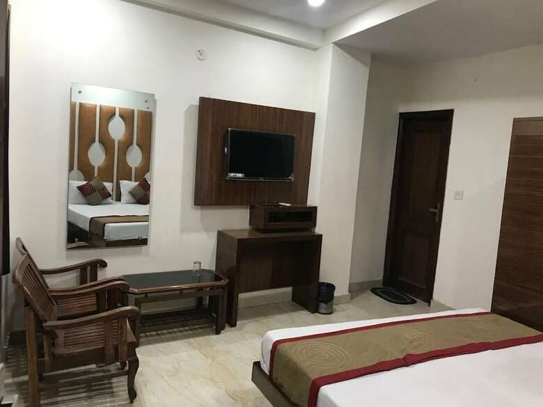 Adb Rooms Hotel Crystal Deluxe