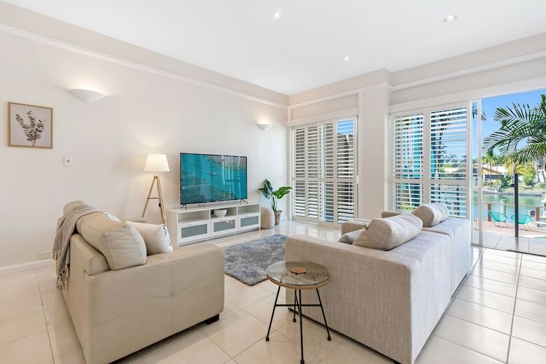 Sunshine Villa At Sanctuary Cove