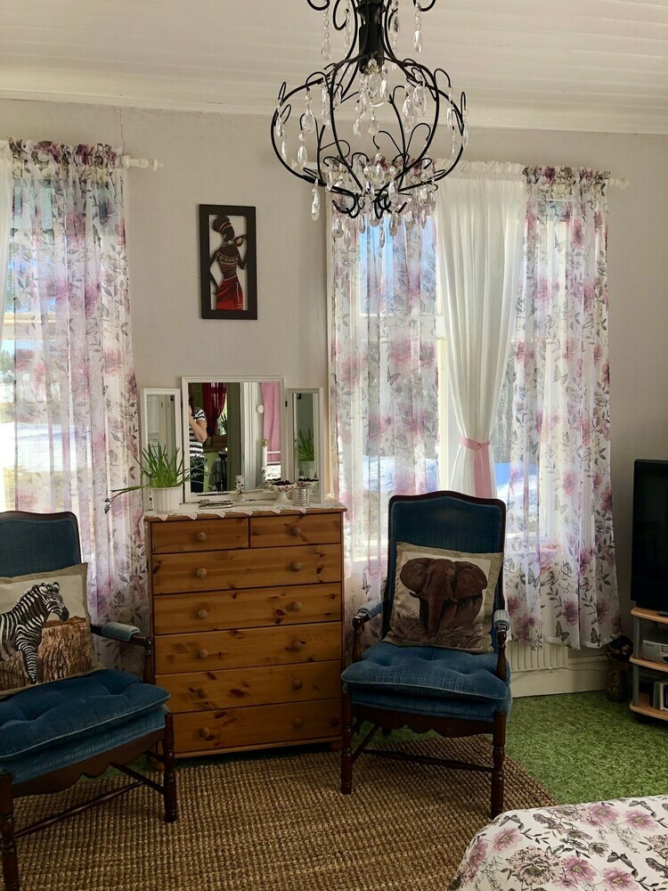 One Bedroom Studio.open For Bookings