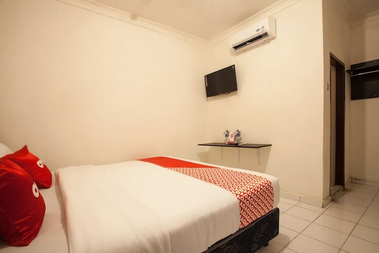 Oyo 1084 Hotel Cirasa Syariah