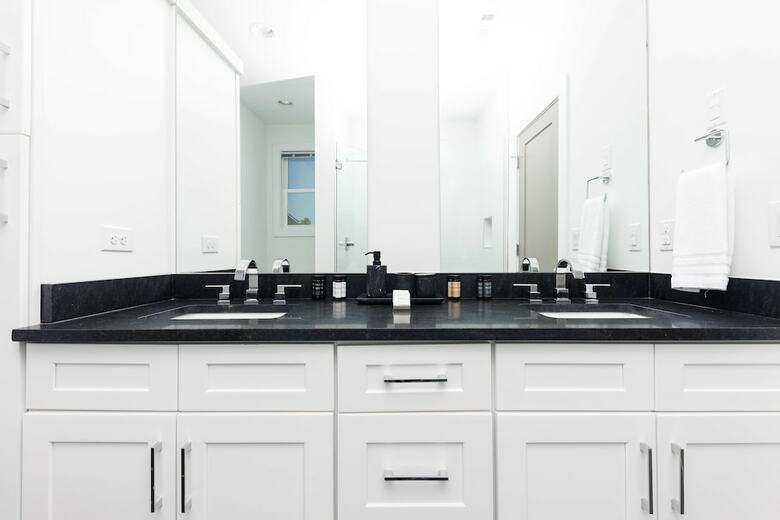 Domio Sylvan Park Elegant 8br 2 Houses