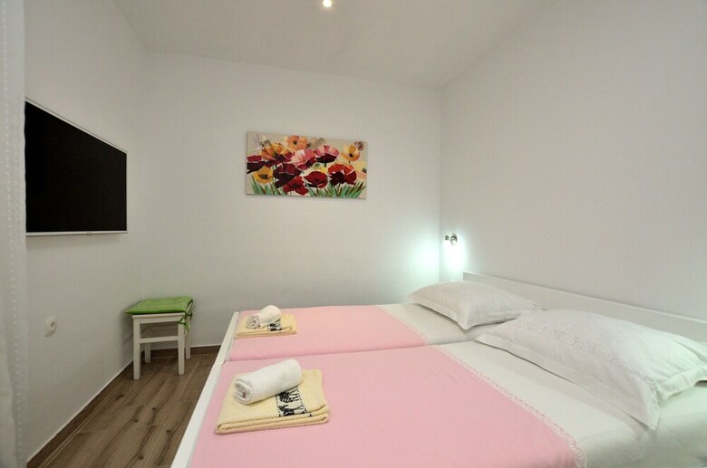 Apartment Happy Sound