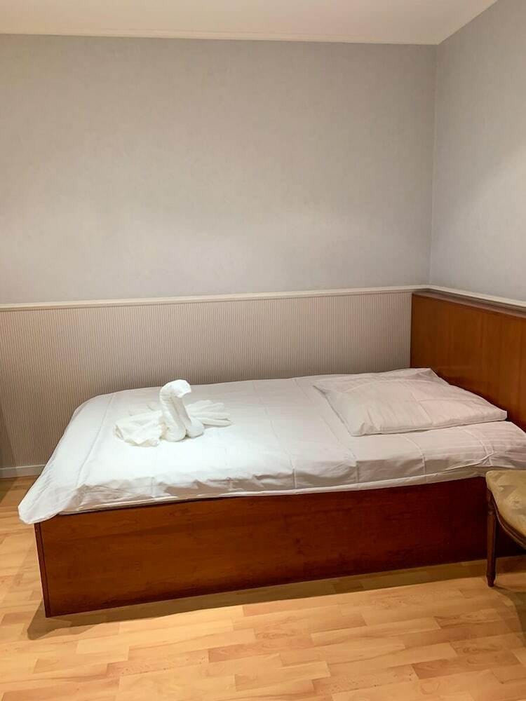 Hotel A57 G�stehaus 10 Min To K�ln