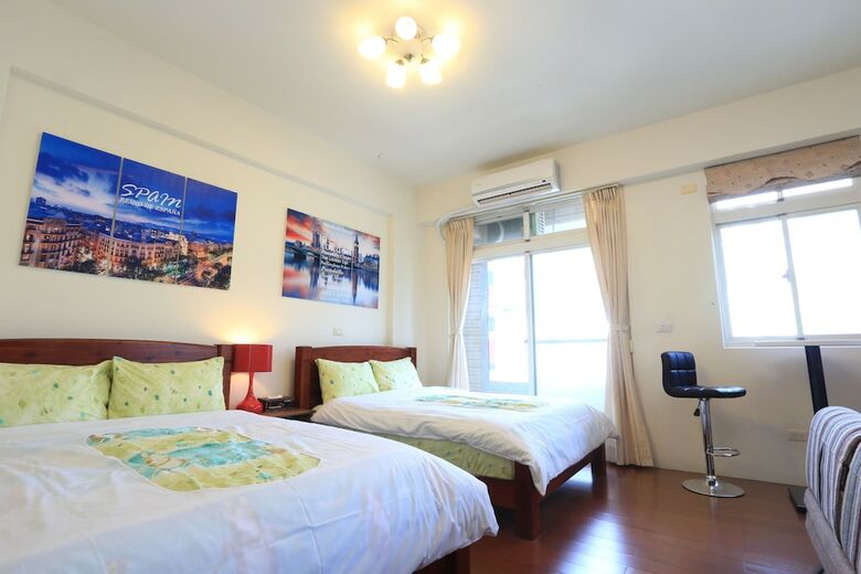 Hotel Downshifted House