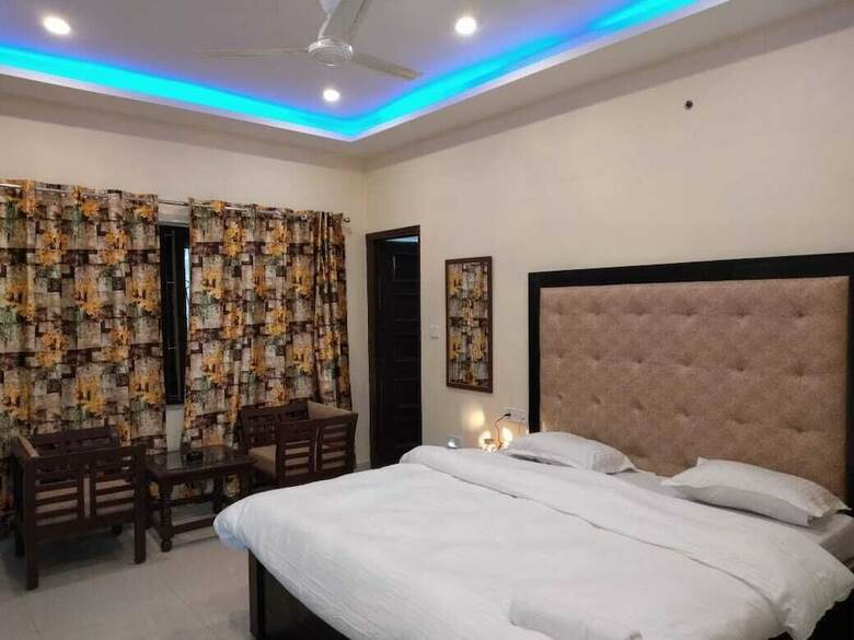 Hotel Usha Palace
