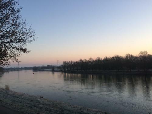 Thuiskomen, Genieten Aan Het Water