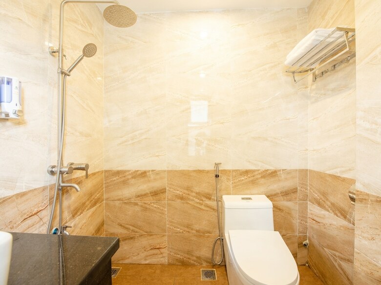 Oyo 411 Van Nam Hotel