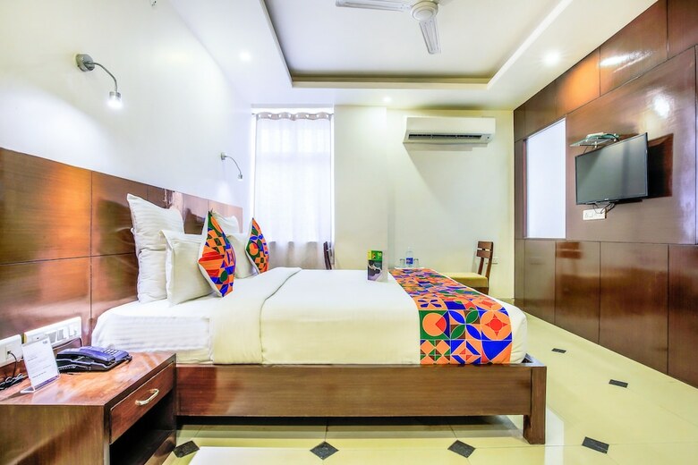 Fabhotel Royal Heritage