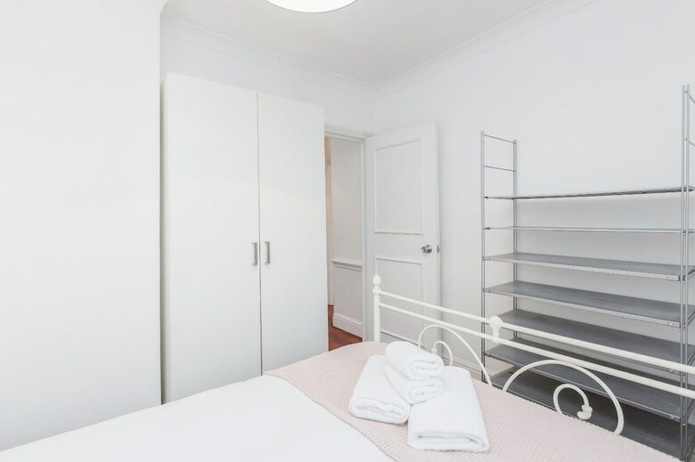 Bright Stylish Nott Hill Apart Sleeps 6