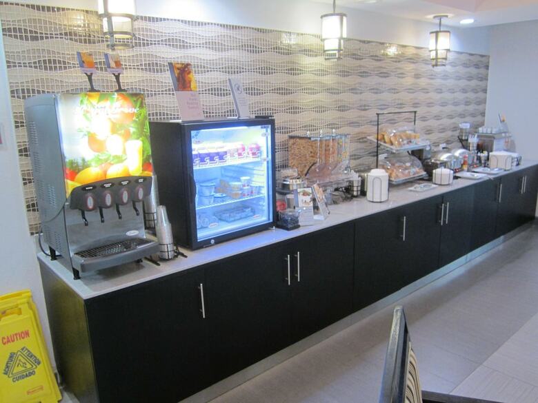 Best Western Plus Carrollton Hotel