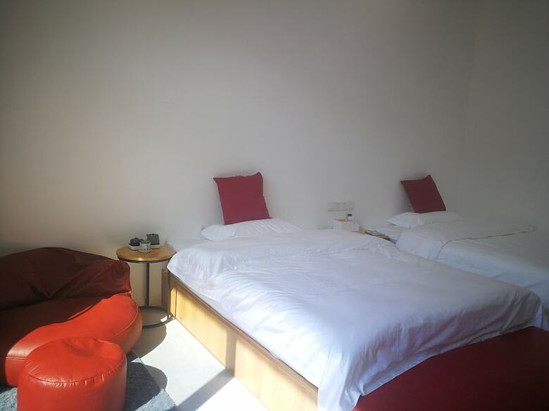 Bed & Breakfast Tujia Folk Houses