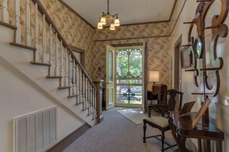 Carrier Houses Bed And Breakfast